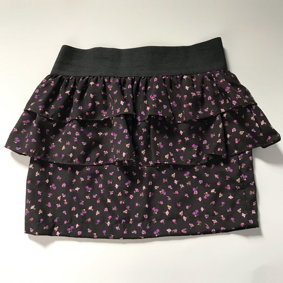 Rue 21 Mini Ruffle Skirt Black + Floral Print (M) - Picture 1 of 7